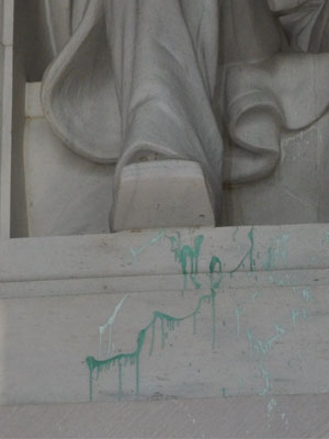 lincoln_memorial_vandalism_pluralism
